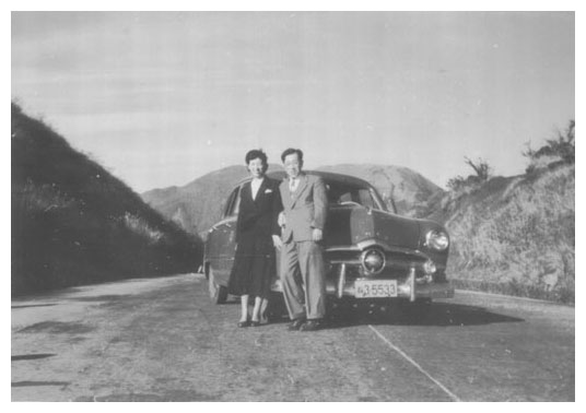 箱根十国峠でのフォードの写真